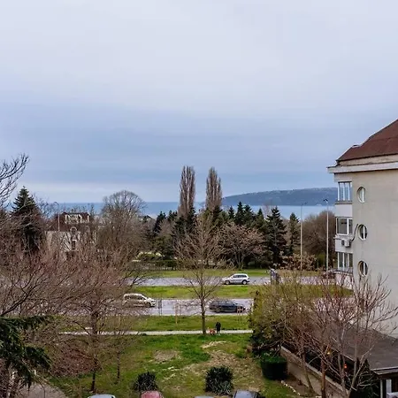 Апартамент Sea View Next To Sea Garden And *