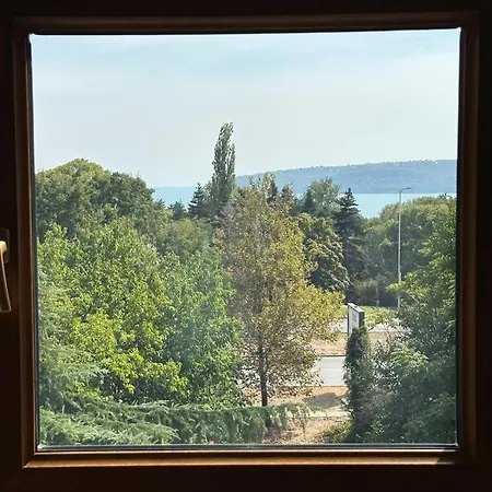 Sea View Next To Sea Garden And Apartamento Varna