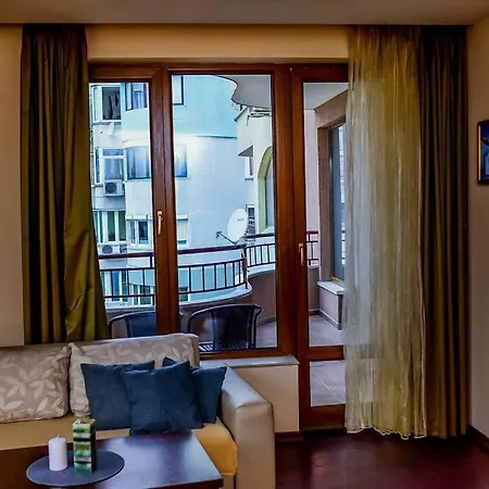 Apartment Sea View Next To Sea Garden And Varna