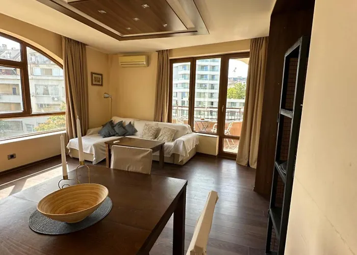 Sea View Next To Sea Garden And Apartamento